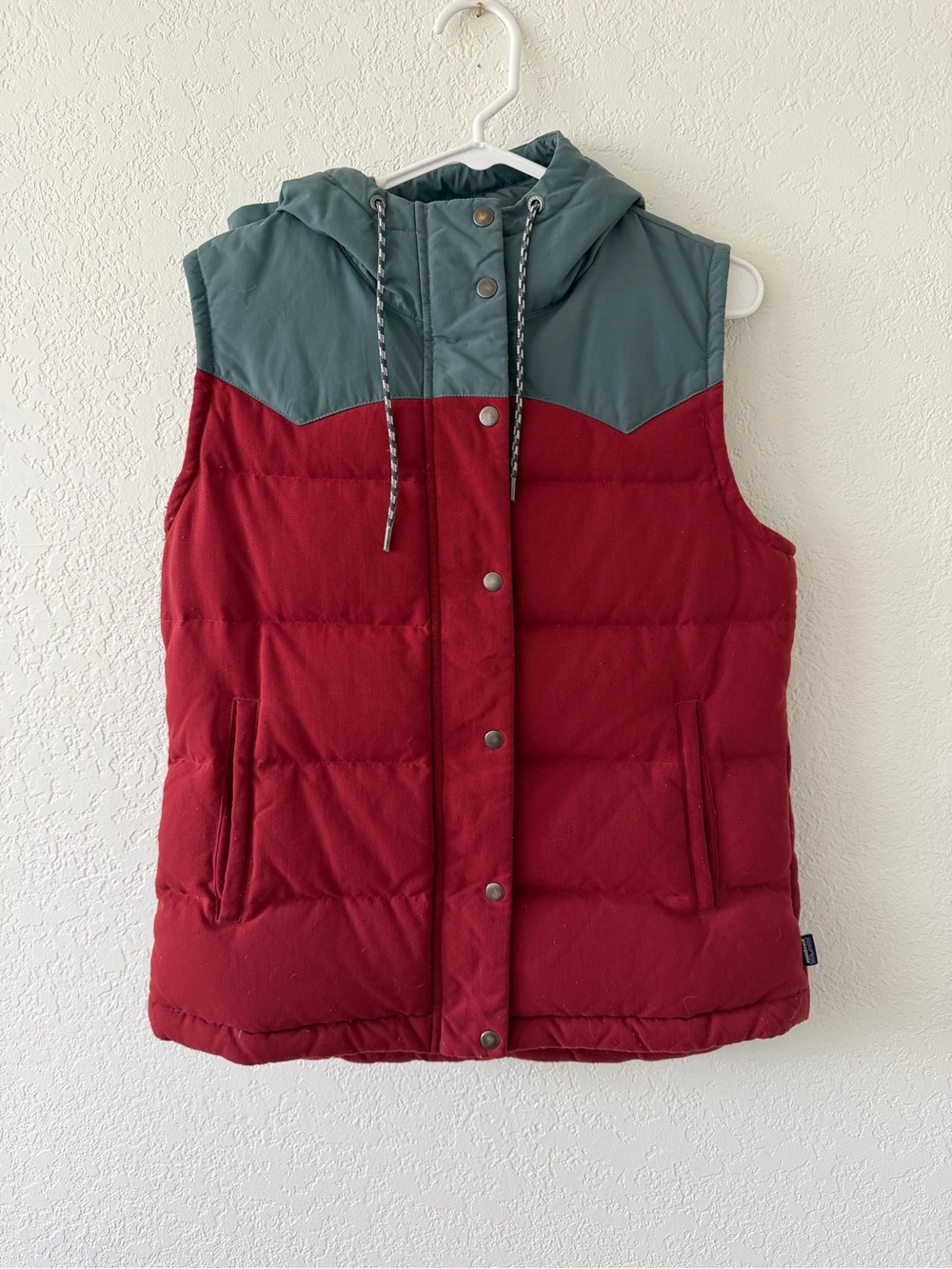 Patagonia women’s Red and blue Hooded Bivy down Puffer Vest